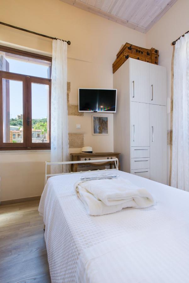 Villa Theta Dhrapaniás Exteriör bild