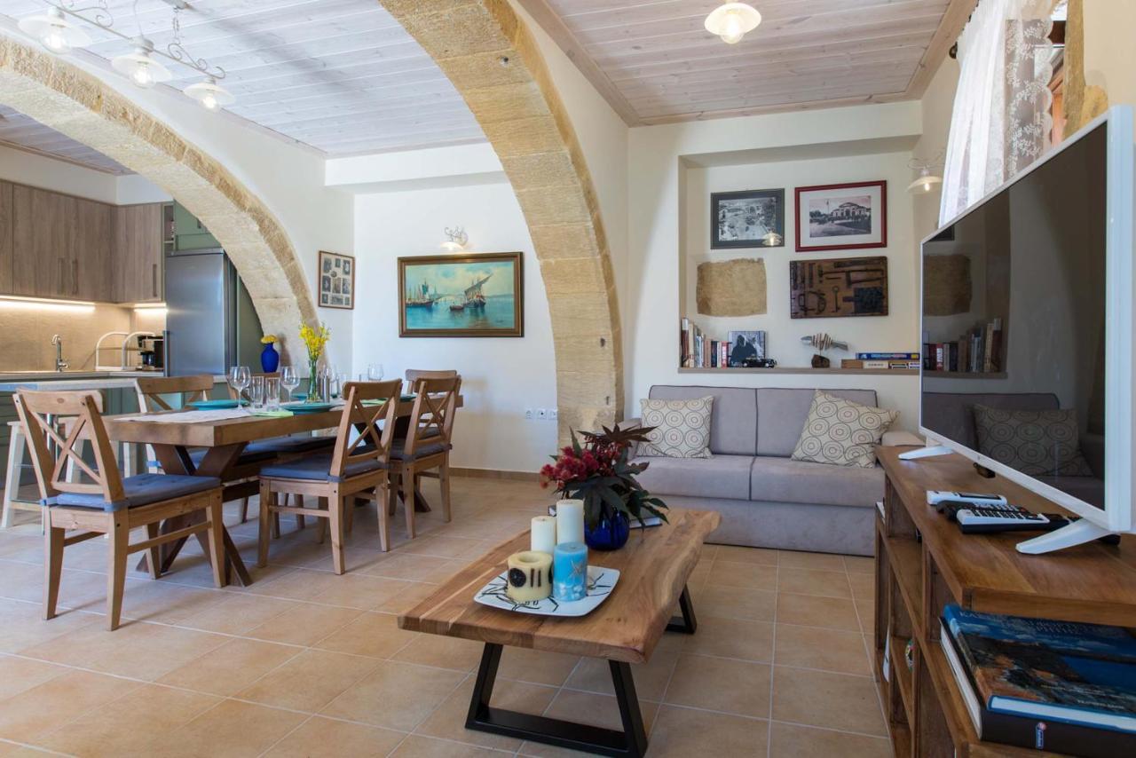 Villa Theta Dhrapaniás Exteriör bild